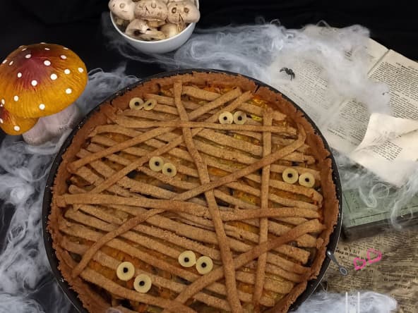 Tarte d'Halloween salée aux champignons et aux carottes
