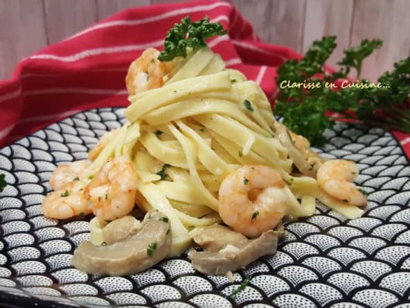 Tagliatelles aux crevettes sauce crémeuse ail et citron