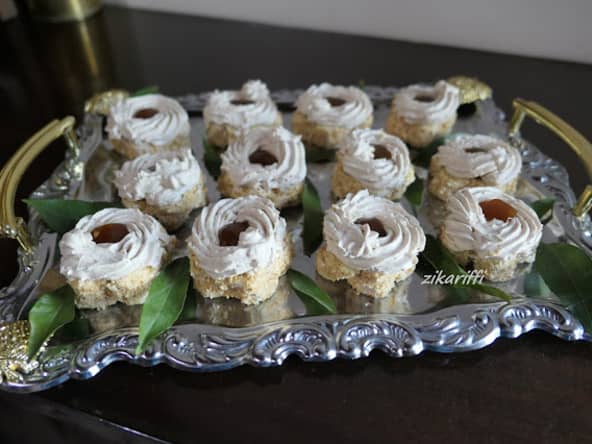 Biscuits pur beurre-crème moka aux amandes