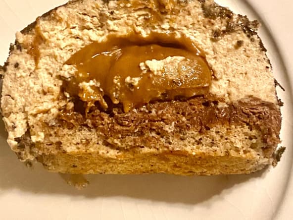Bûche noisette praliné