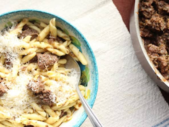Pâtes au boeuf et aux oignons comme en Croatie