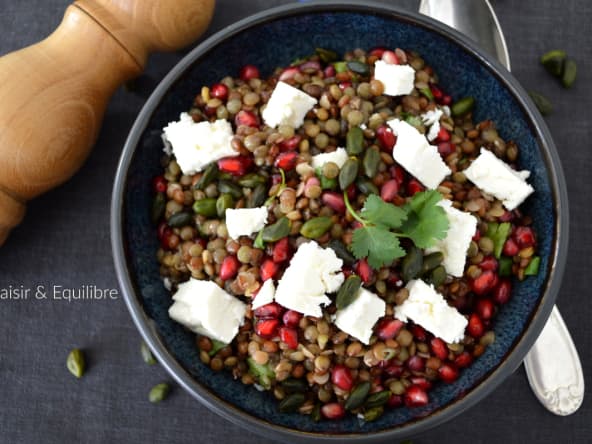 Salade de lentilles, grenade, pistaches et feta