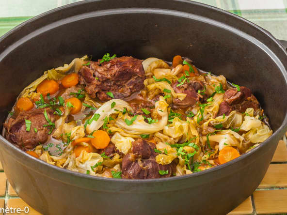 Joues de porc au chou et à la bière : une recette rustique