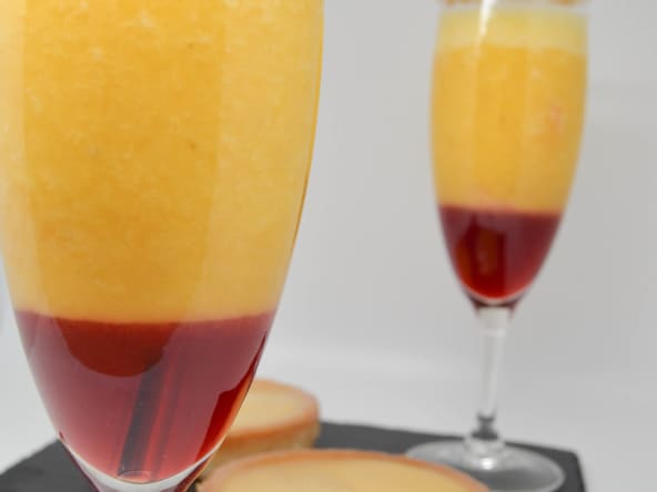 Cocktail sans alcool, banane, orange, grenadine