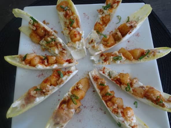 Endives aux poires, noix et taleggio