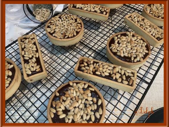 Tarte au chocolat et pignons