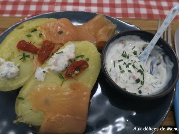 Pomme de terre au four, saumon et fromage blanc à la ciboulette