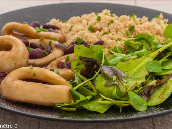 Anneaux de calamars aux haricots rouges
