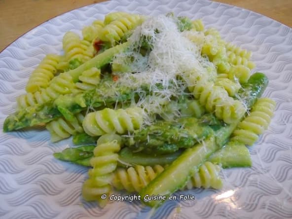 Fusilli aux asperges vertes, Pecorino et piment d'Espelette