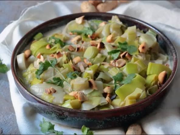 Sauté de poireaux au curry thaï