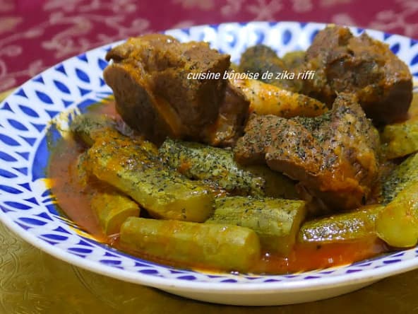 Tajine de souris d'agneau aux courgettes à la menthe séchée