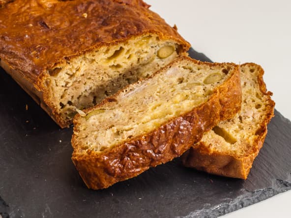 Cake au thon, olives et comté