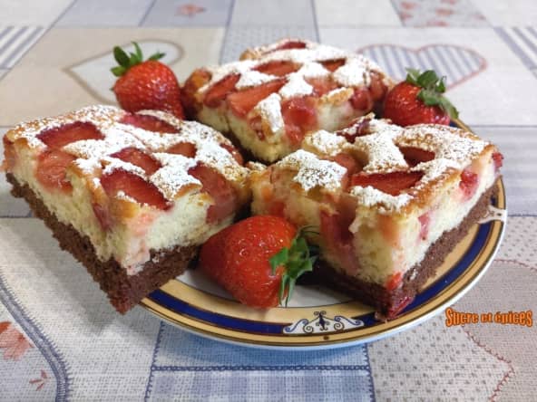 Gâteau bicolore aux fraises