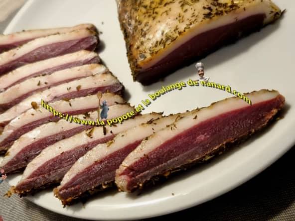 Magret de canard séché aux herbes