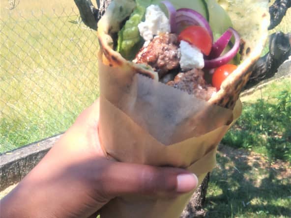 Gyros à l'agneau et pains plats