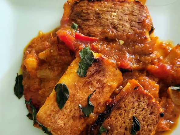 Gratin au halloumi, tomates et poivron