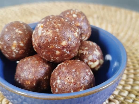 Energy balls choco-noisette