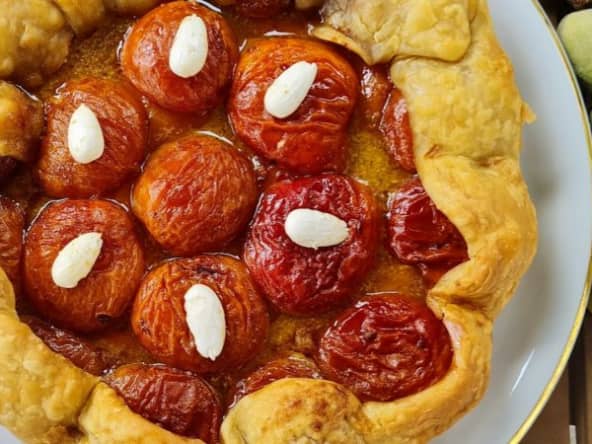Tarte rustique aux abricots et amandes vertes fraîches (igb)