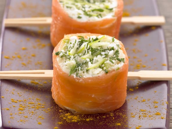 Makis de saumon fumé au fromage de chèvre et à la pomme