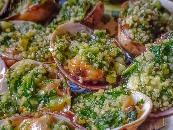 Palourdes farcies au beurre persillé