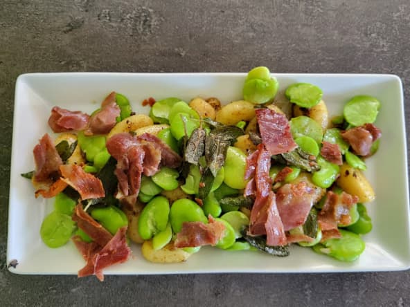 Gnocchi aux fèves, jambon de parme, ricotta et sauge : une belle recette italienne