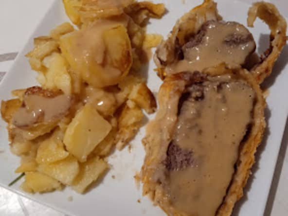 Le rôti de bœuf en croûte, sauce au porto