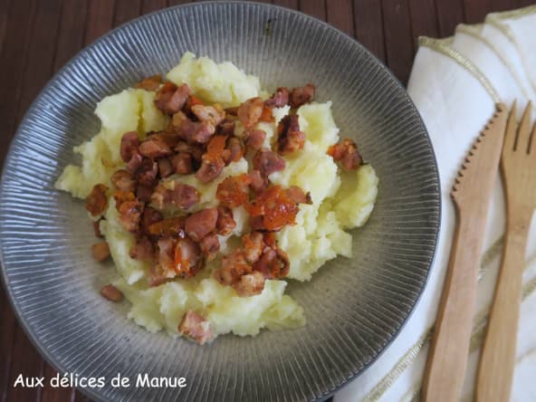 Ecrasé de pommes de terre à la crème et lardons