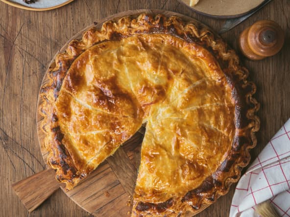 Tourte de l’Isère de pomme de terre, poireau et saint-marcellin
