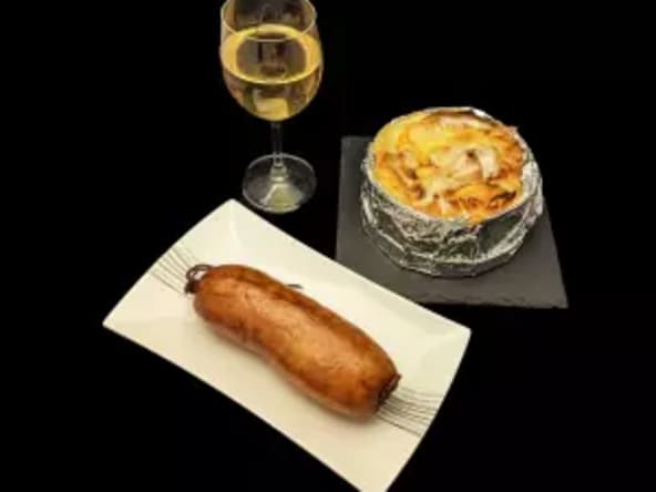 Mont d'or à la saucisse de Morteau et vin d'Arbois