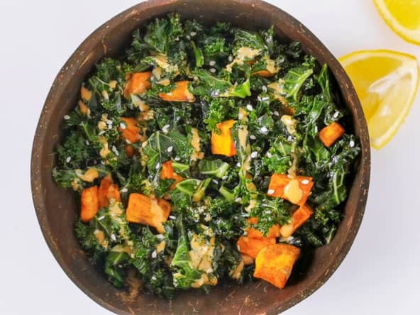Salade de chou frisé végane