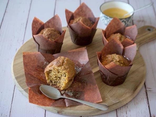 Muffins à la carotte et aux noix avec glaçage à l'orange