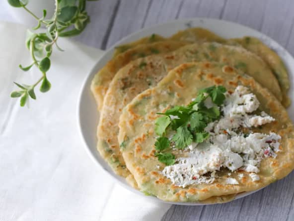 Naans à la coriandre pour accompagner un fromage de chèvre