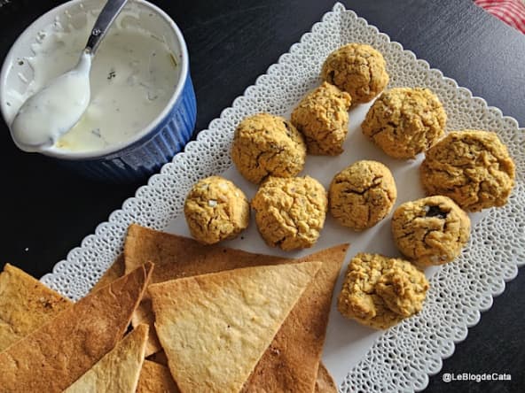 Falafels, chips de tortilla et sauce blanche IG bas