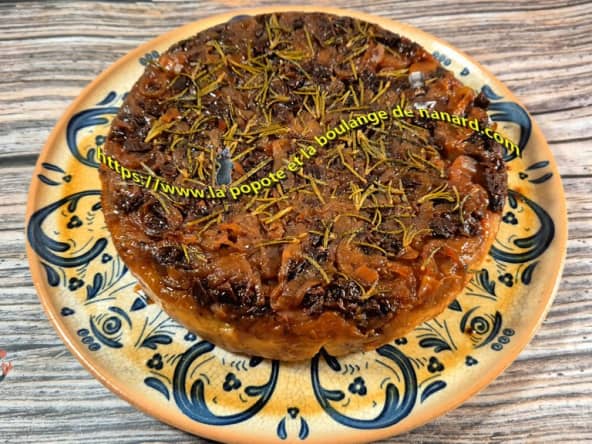 Tatin aux pommes de terre grenailles et magret de canard fumé