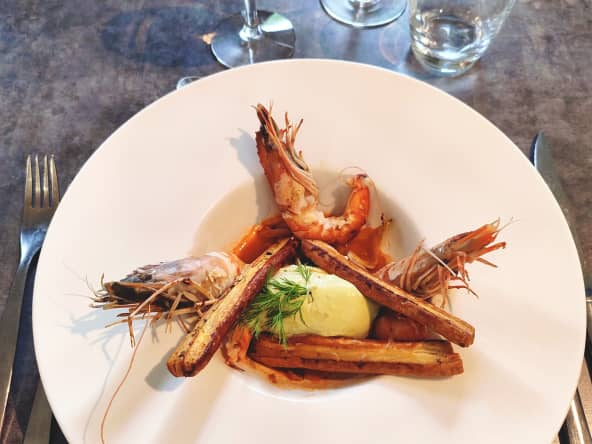 Bavaroise d’avocat, crevettes au fenouil et allumettes croustillantes aux 5 épices