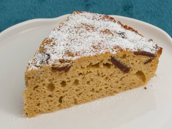 Gâteau à la ricotta, amandes, citron et palets de chocolat