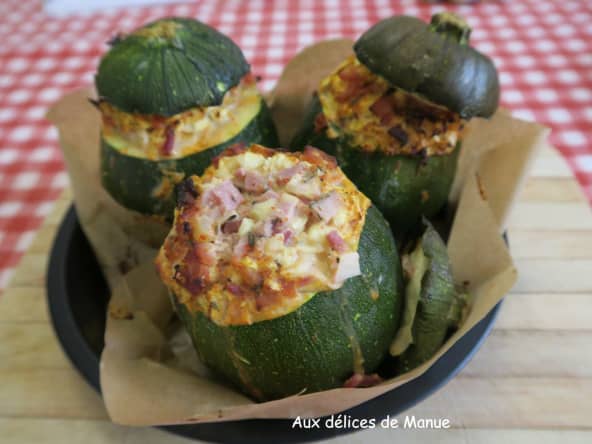 Courgettes rondes farcies à la noix de jambon aux herbes