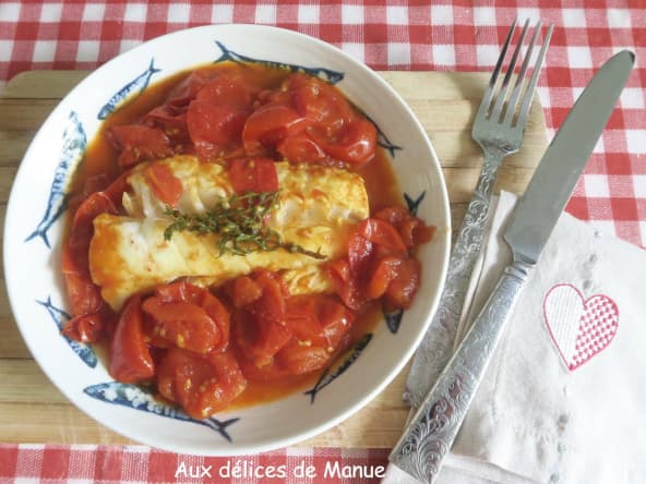 Dos de cabillaud aux tomates cocktail et vin blanc