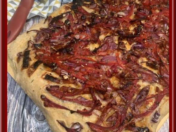 Focaccia aux poivrons rouges et chorizo