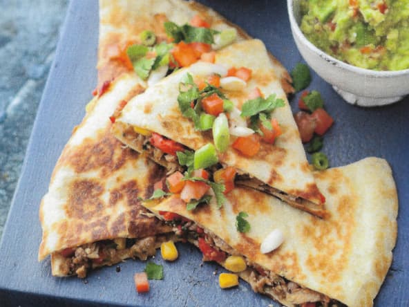 Quesadilla au thon, maïs, cheddar et poivron