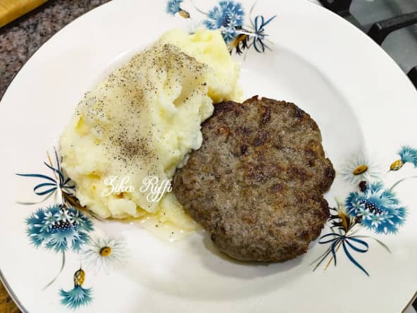 Écrasé de pomme de terre au blanc de poireau et steak haché