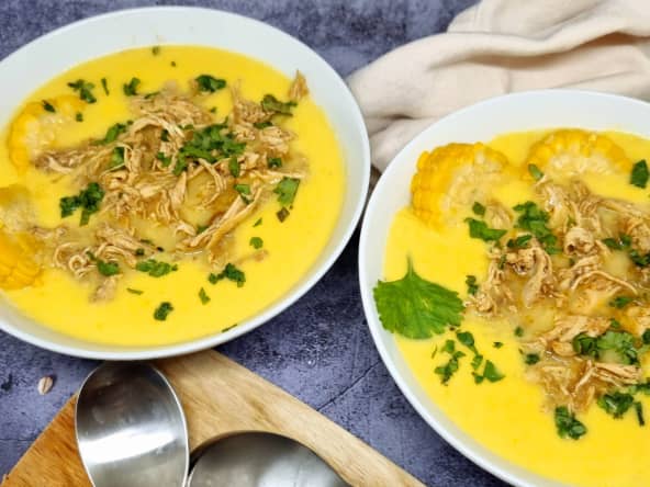 Soupe de maïs au poulet épicé