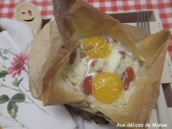 Oeufs cocotte aux tomates cerises et chèvre en feuilles de filo ou de brick