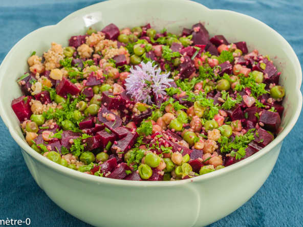 Salade de pois chiches, sarrasin, betterave et petits pois – Kilomètre-0