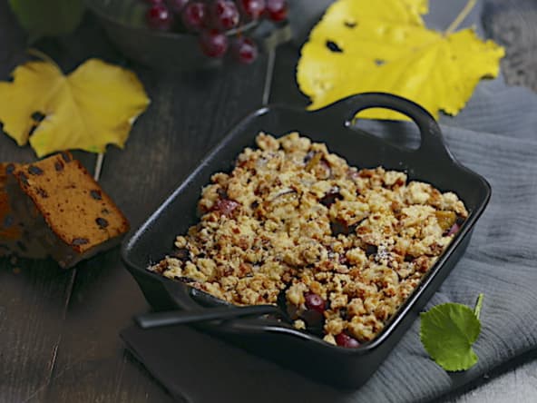 Crumble prunes raisins au pain d’épices