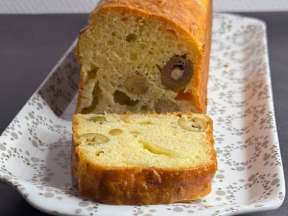 Cake aux olives et mozzarella végétarien