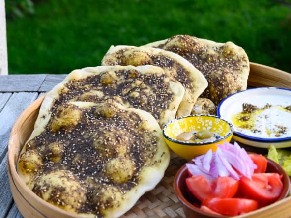 Man'ouché maison, le pain libanais traditionnel au za'atar
