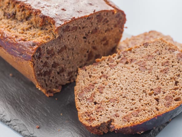 Gâteau du matin à la farine de sarrasin, bananes et chocolat