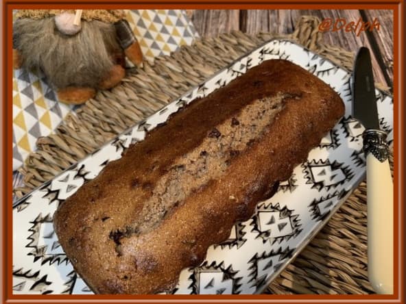 Cake à la farine de châtaignes, au miel et pépites de chocolat