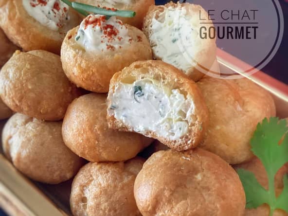 Petits choux apéritifs au fromage de chèvre et fines herbes